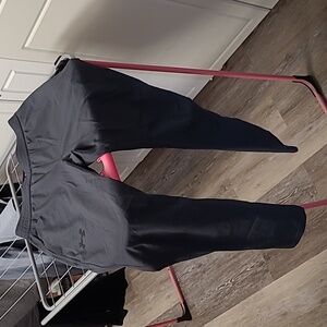 Under Armour mens medium jogger/ trainers